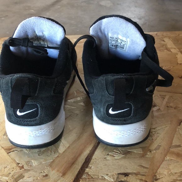 Nike Air Size 9 Black & White Laced - Picture 3 of 5